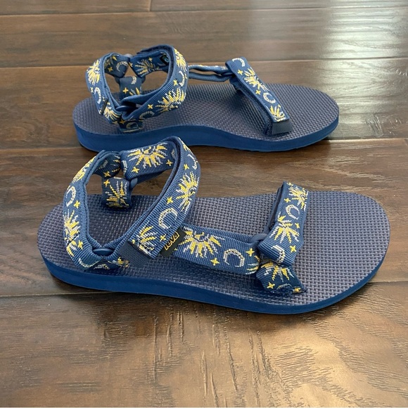 New in the box Teva original universal strap sun moon samib sandals size varies - Picture 2 of 8